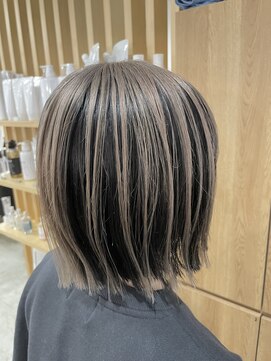 ハイク(HYKE) 切りっぱなしボブ×グレージュ系アンブレラカラー