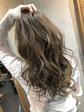 ヘアーシグネチャー(Hair Signature) ベージュ系ゆるふわMIXカール