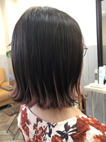 ヌーボヘアー(Nubo Hair)&nbsp;ほんのり外ハネ、ラベンダーピンクのスジ見せインナーカラー