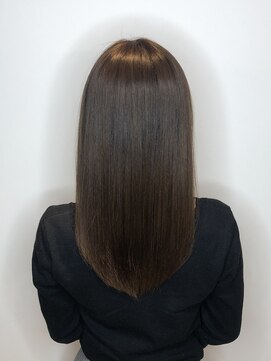 グランドライン(GRAND LINE) ミネコラリンゴ酸レシピで ロングレイヤー美髪スタイル