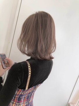 テオ(Theo) Theo /サンドベージュ/ 巻き髪風パーマ/ミディアム