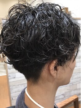 アルトヘアー(ALT hair)の写真/トレンドから似合わせまで◎高い技術力とデザイン性でON/OFFどちらも決まるStyleに!メンズパーマもお任せ♪