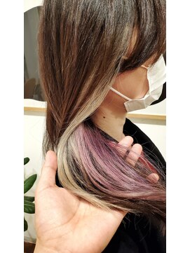 キザシ(KIZASI) 顔周りをおおう華やかなフェイスフレーミングカラー