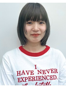 ジュリエッタ(giulietta) フェイスレイヤーボブ　オリーブカラー　ダブルカラー