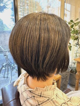 レイリー(LAiLy) 大人のくびれショートボブ