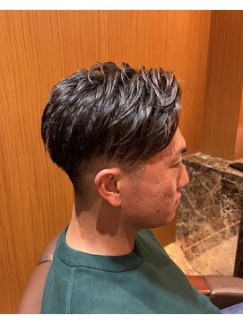 ヘアモード キクチ 銀座店 メンズカット　ハードパート　アップバング