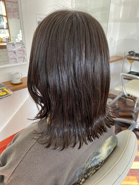 ヘアーアンドメイクアップモパ ミディアムヘア