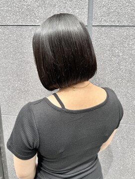 メモリーズ 表参道(Memories) 40代50代60代耳かけショート前髪なしハンサムショート白髪ぼかし