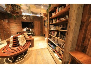 ルコル テイラーオブビューティー 新所沢(LuCoLu Tailors of beauty)の写真/都内人気stylist達がOPENした新所沢にリーズナブルで高品質サロン♪テーマパークを思わせるような内観が◎