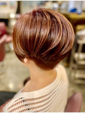 サーティエイト(38) 丸みマッシュショート/ハンサムショート/カット/ボブ/元町/50代/