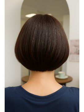 カットサロン ウシジマ(CUT SALON USHIJIMA) 【暗めカラーグランマッシュフェイスフレミング耳掛けミニボブ】