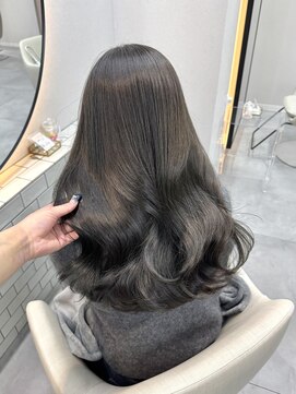 暗髪×オリーブグレージュ