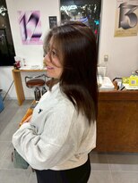 O 大人可愛い透明感立体感グレージュエアストレートロングレイヤー