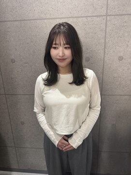 ウニュ(unu.) 透明感カラー、オリーブグレージュ、髪質改善