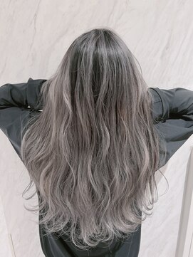リー 枚方(Lee) 店長今里☆グレーバレイヤージュ☆
