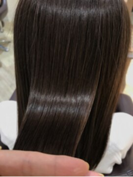 エクリ シセイドウ 麻布十番店(equri×SHISEIDO) 大人気!ツヤさら資生堂サブリミックトリートメント