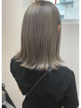 ルー(loup) シルバーグレージュ/ホワイトグレージュ/ダブルカラー/ブリーチ