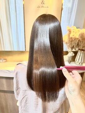 アンド ラ ブランシュ(&.La Blanche) セミディ/シアーカラー/ショートヘア/姫カット/魅力倍増カール