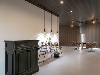 ピスヘアー(PITH HAIR)の写真/【お連れ様と一緒にご来店の方にオススメ】お連れ様までゆったり寛げる空間でお過ごしいただけます。