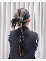 ミュー(Mu) ヘアアレンジも可愛いセクションカラー
