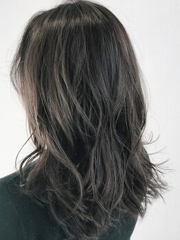 アプローズヘアー 西院店(Applause hair...)の写真/【コロナ対策/個室で落ち着いた空間】高彩度でお洒落も楽しめる◎透明感あるオシャレなファーストグレイも!