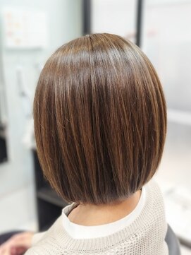 ヘアースタジオ ジェイワン(hair studio J ONE) 30代40代50代60代サラサラショートボブ脱白髪染め　白髪ぼかし