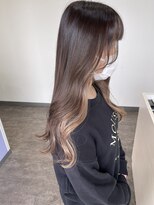 エメ 小山(Aimer) ベージュ×ベージュのインナーカラー