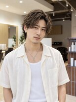 ブリリアント ヘアー ダイヤ(Brilliant Hair Dia)&nbsp;ウェーブスパイラル×センターパート｜メンズパーマ