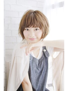 リゾートサロンM 新宿東口(Resortsalon M by valore) Resortsalon M【新宿東口店】外ハネエアリーショート