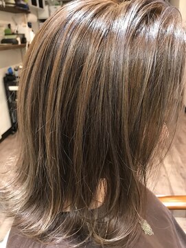 ヘアーアンドビューティー ロカヒ(HAIR&BEAUTY LoKaHi) ハイライトベージュ
