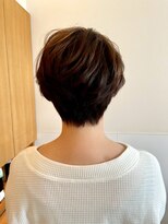 ヘアーウニール(Hair Unir) トップに軽さを出した大人のショート