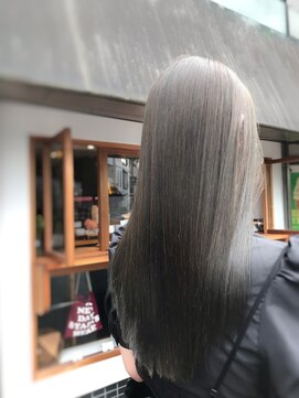 ネイヴィル(navile) 赤みゼロ◎オリーブグレージュ◎