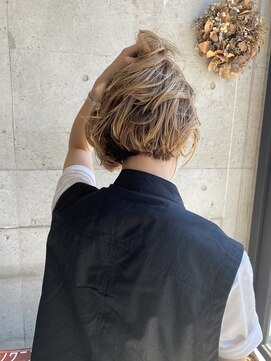 コエル(coel) 立体感のあるグラデーションカラー