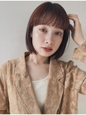ナチュラルストレートの切りっぱなしボブ
