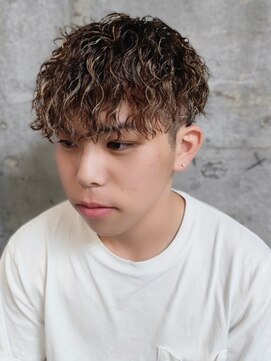 アルフレッド 平針店(alfRed) ツイストスパイラル ハイライト ツーブロック マッシュ 黒髪