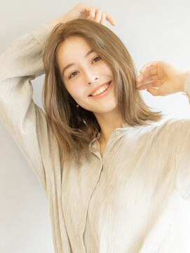 ミュラ(mulah) 決めすぎないナチュラルなスタイル×シアーベージュは相性抜群♪