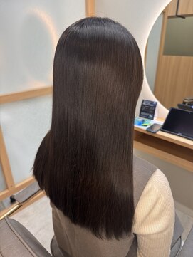 イゾラ(isola) 【isola】人気No1/質感再整カラー/仕事帰りでも疲れて見えない髪