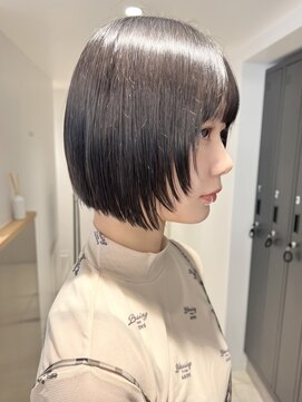 ニュアージュ 表参道 南青山(Nuage’) レイヤーボブルフ【Nuage'表参道】黒髪風ダークグレーベージュ