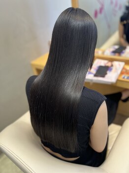 プレイ(SARA BEAUTY×LIFESTYLE PLAY)の写真/髪質改善スペシャリスト在籍◎豊富な知識と高い技術でリピーター多数☆ブローだけでまとまるサラツヤ美髪へ