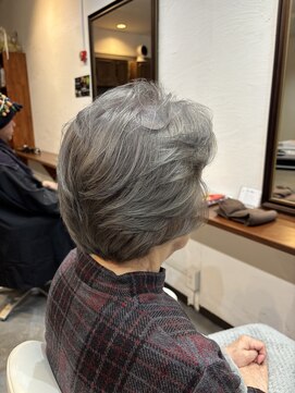 陽葵(HIMARI) ショートパーマスタイル