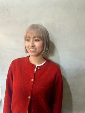 ソース(source) ///source///ペールホワイト×パツっとボブ