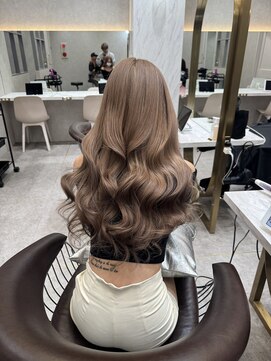 ロンド レア 天神大名店(Lond Le’a) ダブルカラーピンクベージュベージュカラーケアブリーチレイヤー