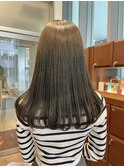 オリーブベージュ　ロングヘア