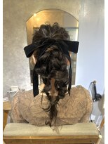 サーディースリーエーカーズヘアスタジオ(33Acers Hair Studio)&nbsp;編み下ろしポニー