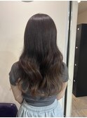やわらかブラウンウェーブで叶える艶と抜け感の秋ヘア
