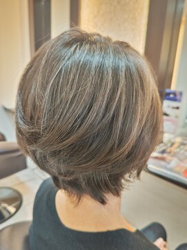 アンダウ(ANDEW) 大人女性ひし形ショートスタイル