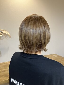 リポゾ(Riposo.) ブリーチなし・アッシュベージュ・くびれレイヤーボブ