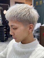 エラ(ELLA) ホワイトカラー×マレット ブリーチ メンズショート