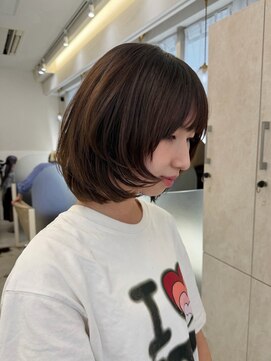 ネモネ バイ ミリー 梅田茶屋町(nemone by milly) 丸みレイヤーボブ