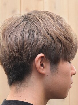 ヘアメイククァトル(Quattuor) マッシュ×刈り上げ